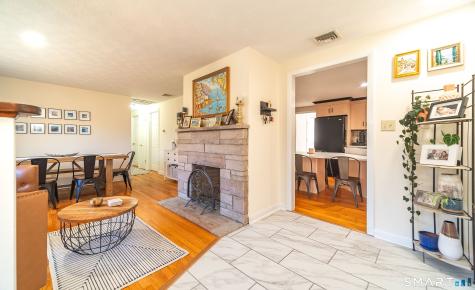 22 Valley Brook Lane North Haven CT 06473