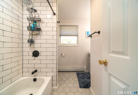 22 Valley Brook Lane North Haven CT 06473