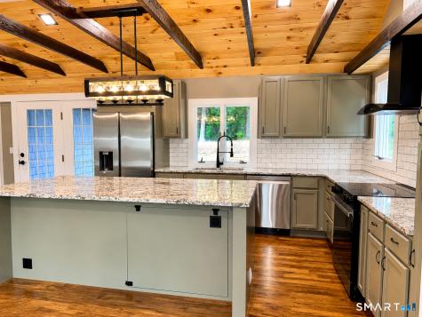 4 Mohawk Trail East Hampton CT 06424