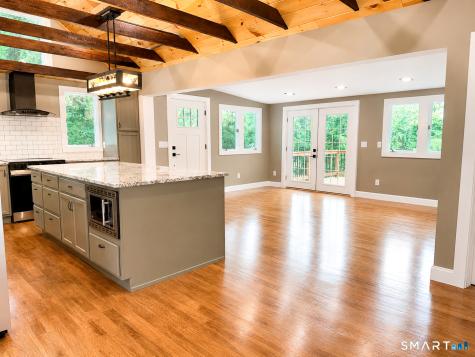 4 Mohawk Trail East Hampton CT 06424