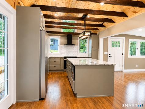 4 Mohawk Trail East Hampton CT 06424