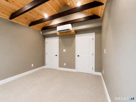 4 Mohawk Trail East Hampton CT 06424