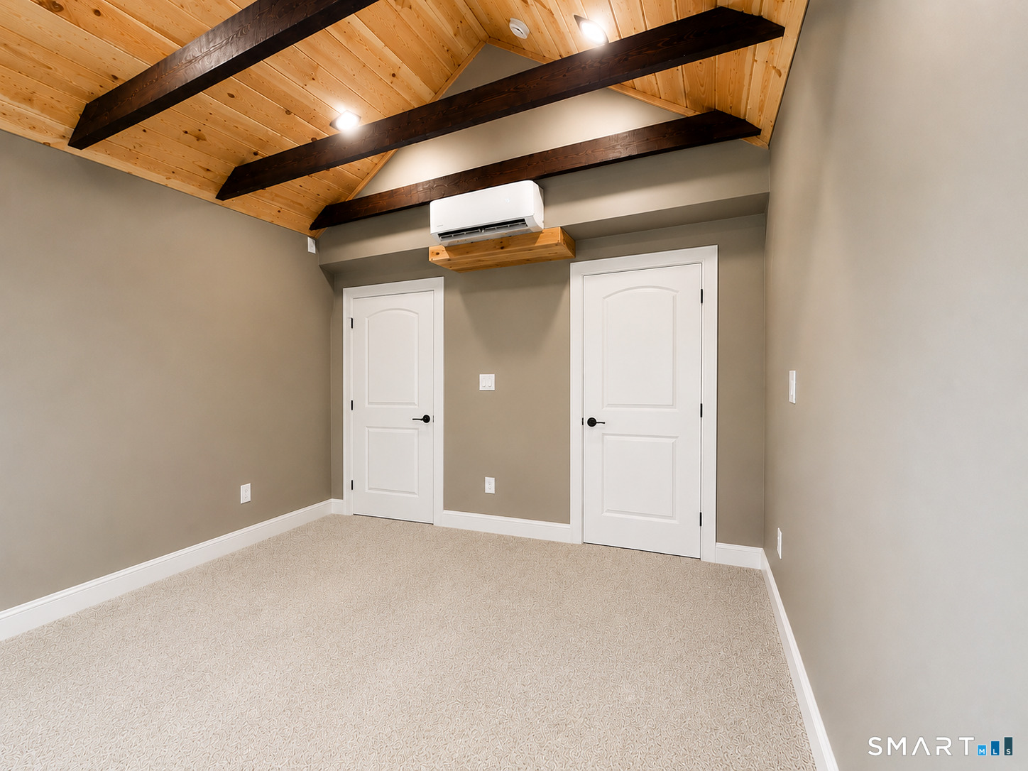 4 Mohawk Trail East Hampton CT 06424