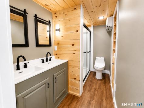 4 Mohawk Trail East Hampton CT 06424