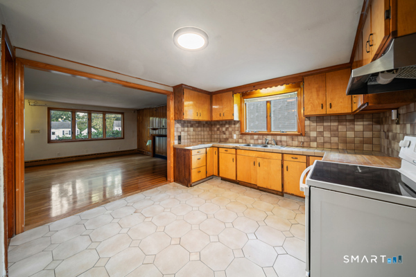 754 Jones Hill Road West Haven CT 06516