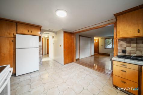 754 Jones Hill Road West Haven CT 06516