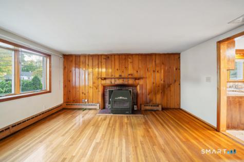 754 Jones Hill Road West Haven CT 06516