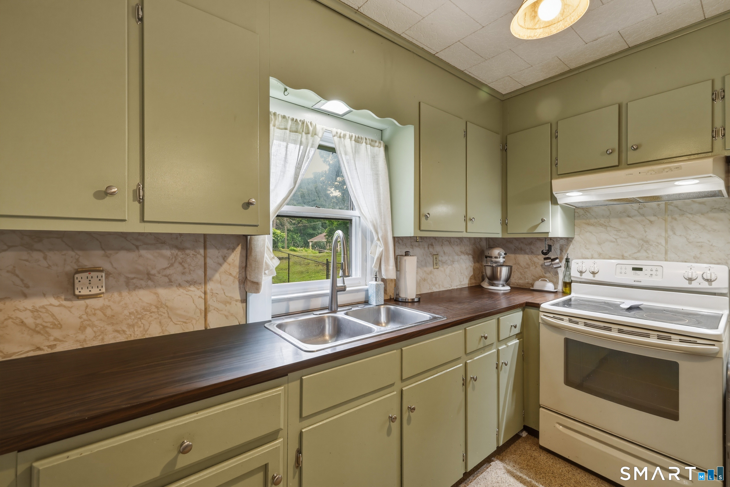 99 South Prospect Street Putnam CT 06260