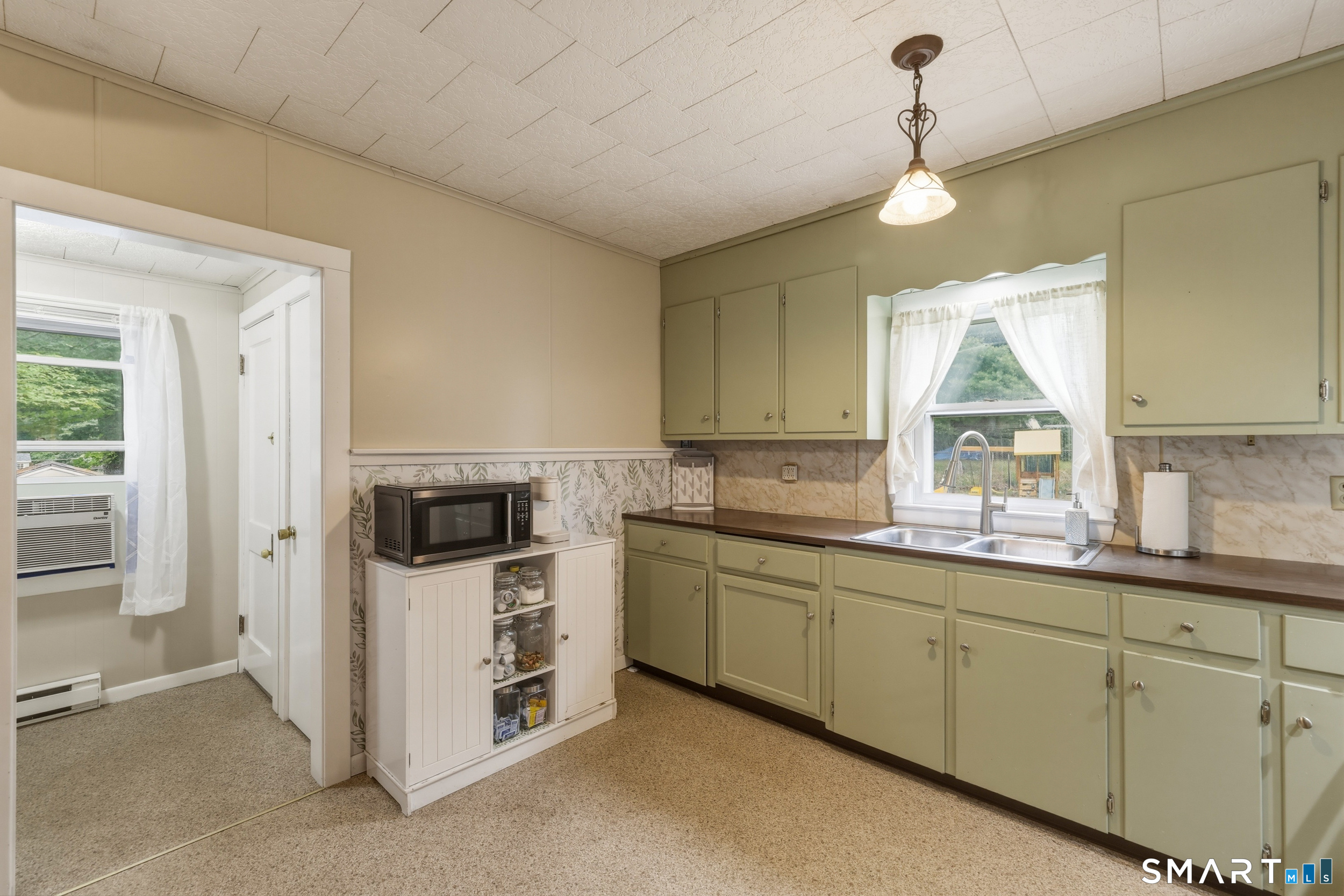 99 South Prospect Street Putnam CT 06260