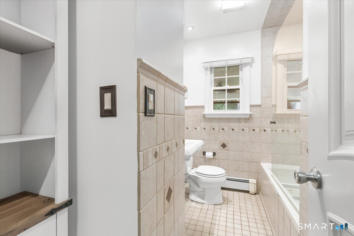 264 Sunrise Terrace Bridgeport CT 06606