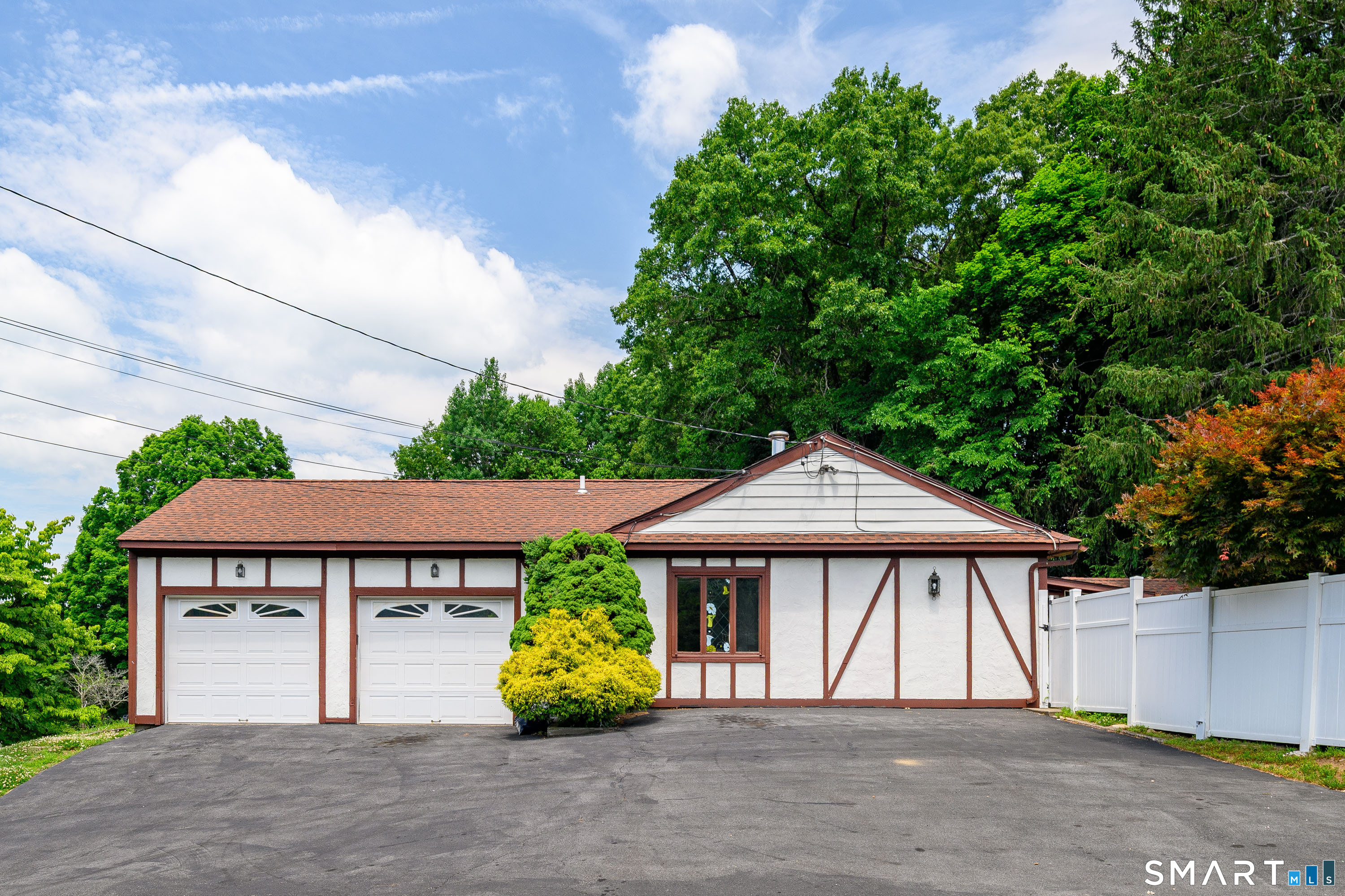 10 Horseshoe Drive Danbury CT 06811