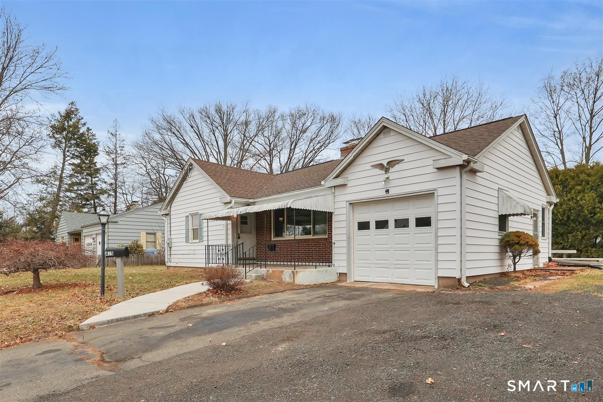 Manchester CT, 415 Woodbridge Street