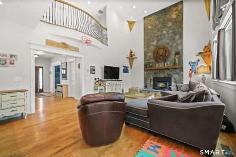 14 Laurelwood Drive New Fairfield CT 06812