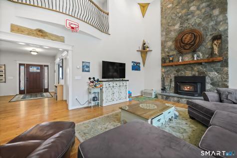 14 Laurelwood Drive New Fairfield CT 06812