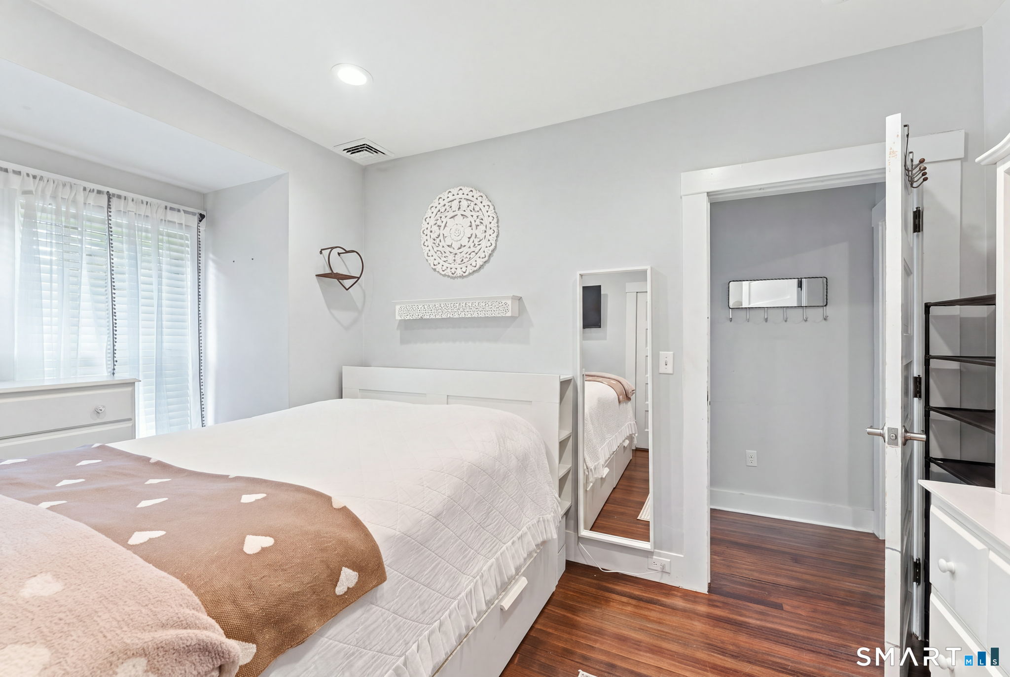 3 South Broad Street Stonington CT 06379
