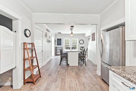 3 South Broad Street Stonington CT 06379