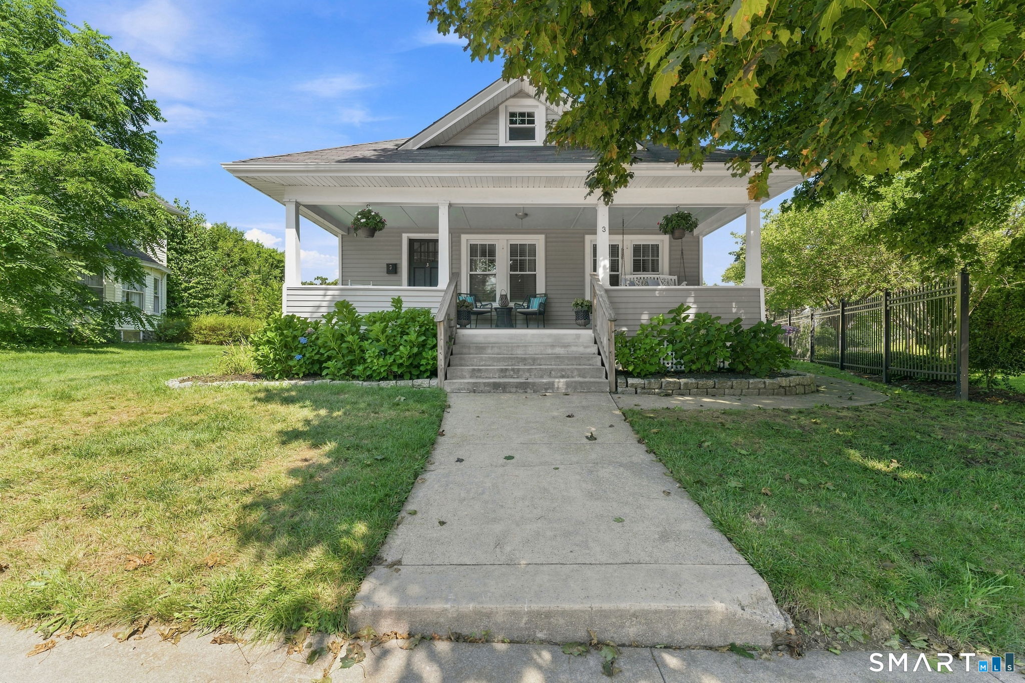 3 South Broad Street Stonington CT 06379