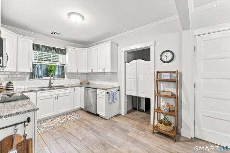 3 South Broad Street Stonington CT 06379