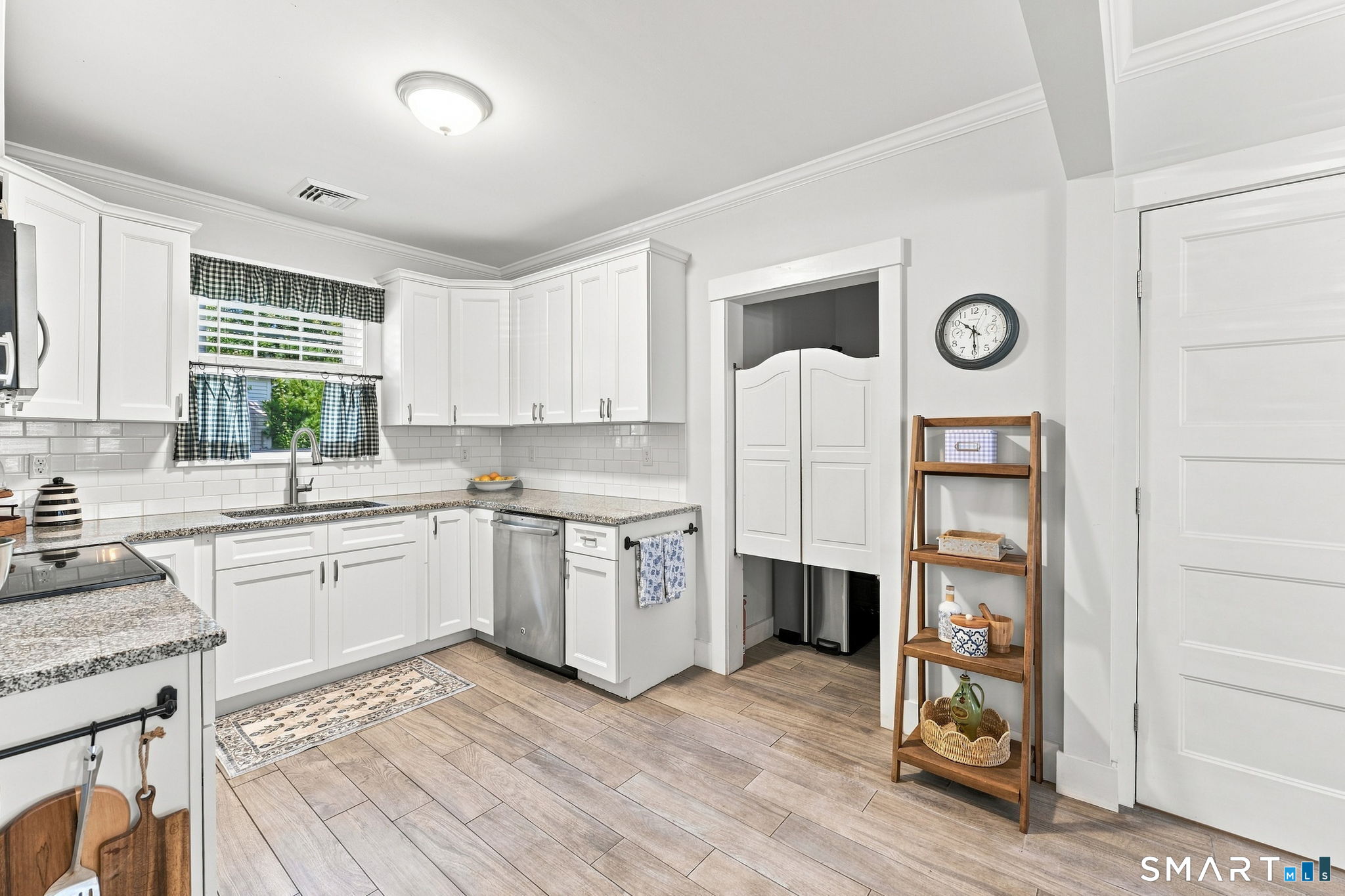 3 South Broad Street Stonington CT 06379