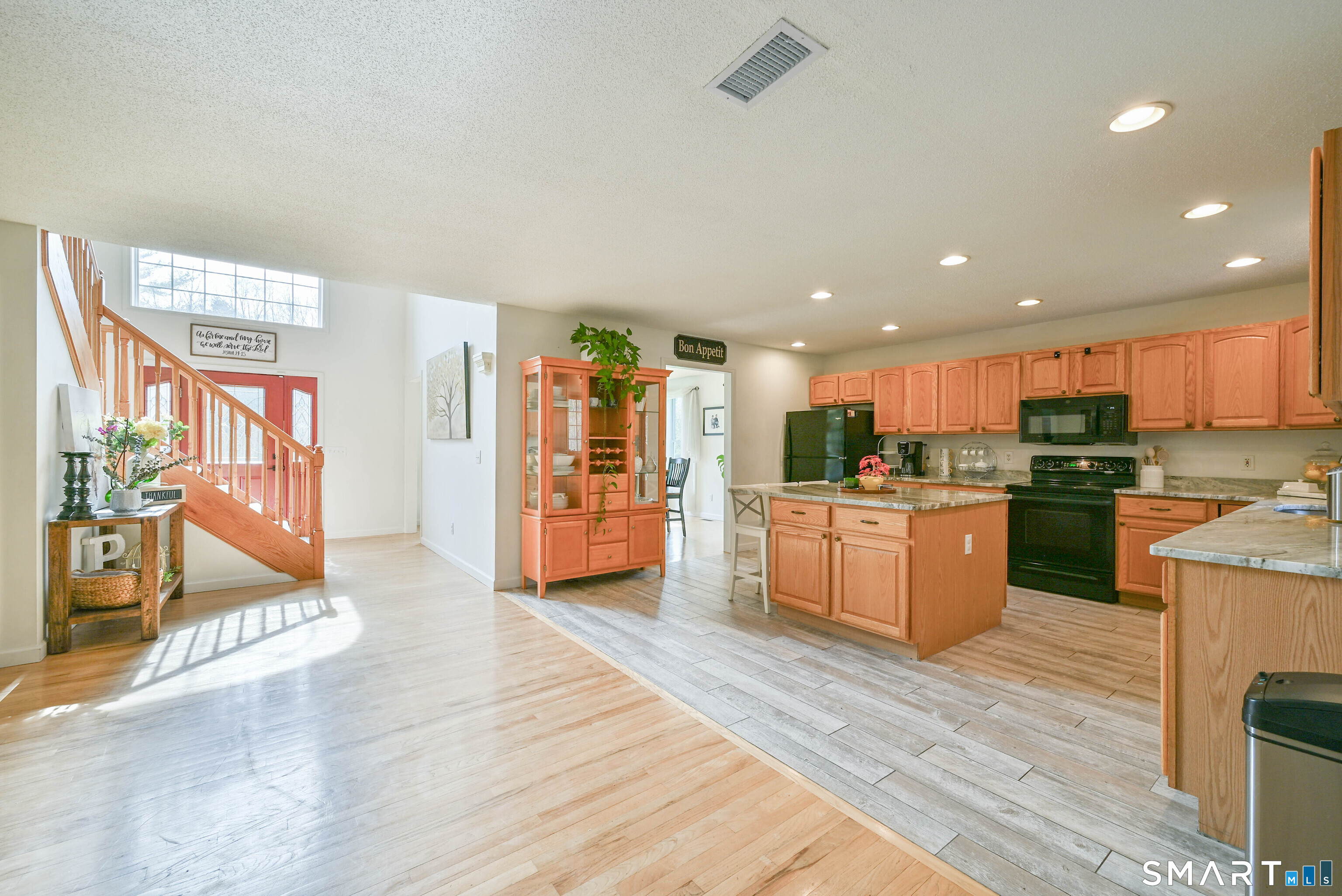 863 Route 198 Woodstock CT 06281
