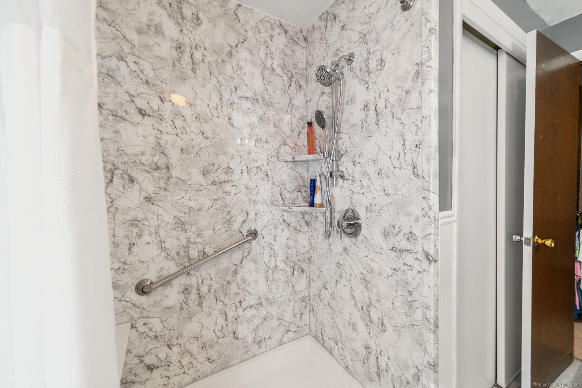 6 Ridgecrest Lane Bristol CT 06010