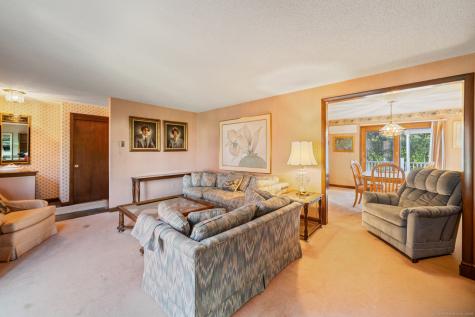 6 Ridgecrest Lane Bristol CT 06010