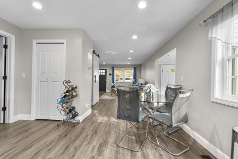 567 Roosevelt Drive Oxford CT 06478