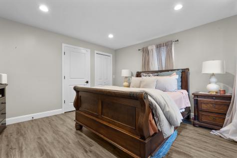 567 Roosevelt Drive Oxford CT 06478