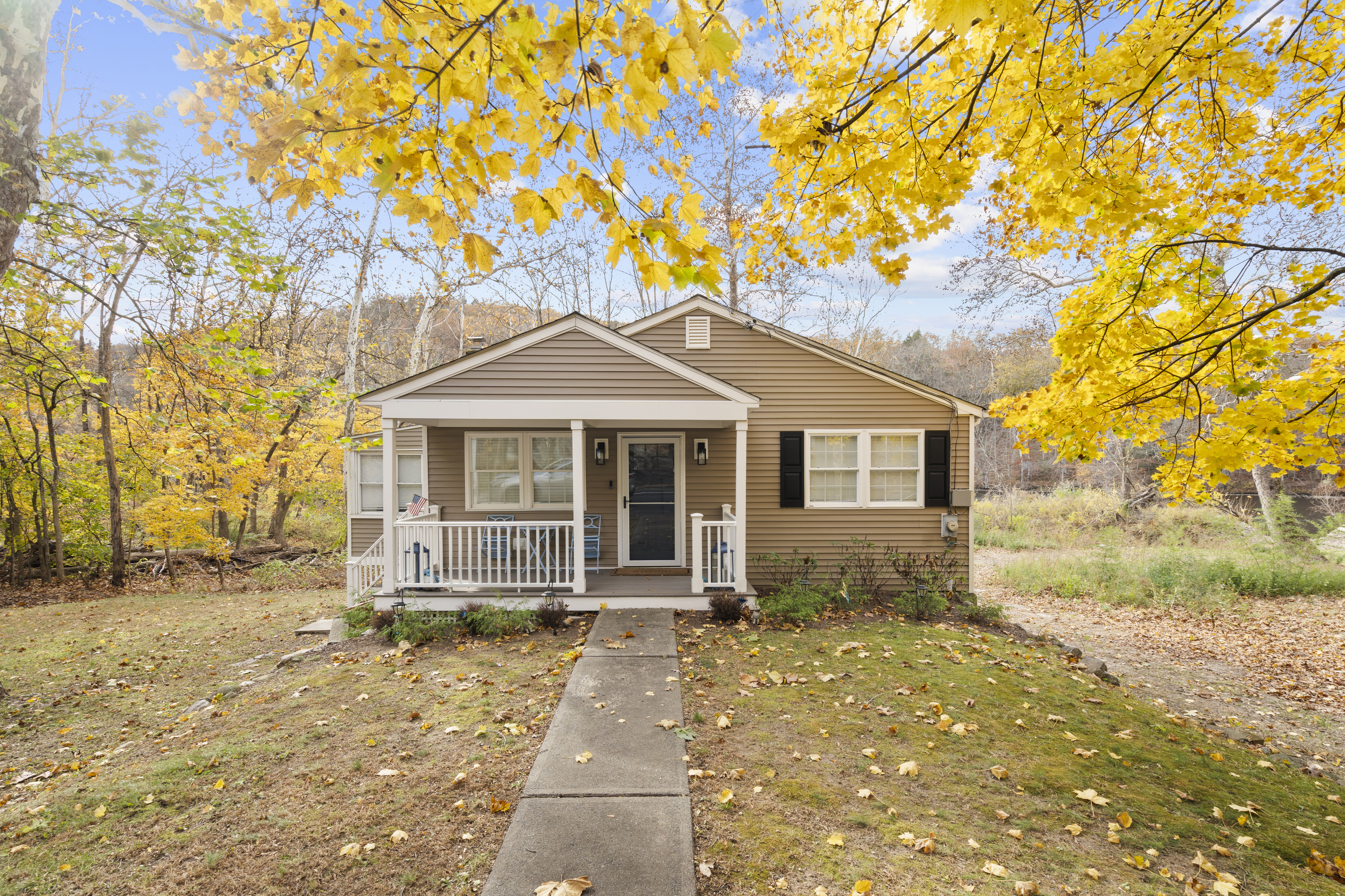 567 Roosevelt Drive Oxford CT 06478