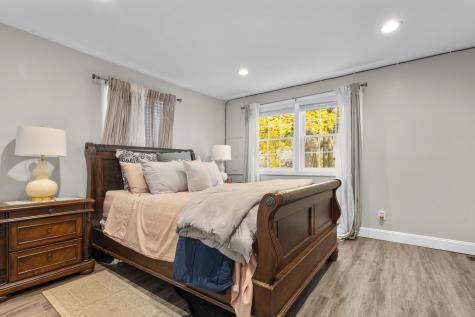 567 Roosevelt Drive Oxford CT 06478
