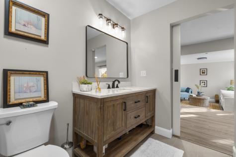 567 Roosevelt Drive Oxford CT 06478