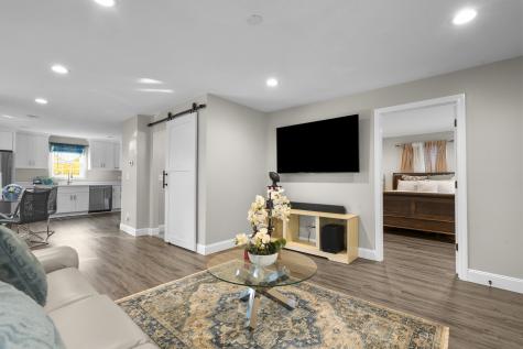 567 Roosevelt Drive Oxford CT 06478