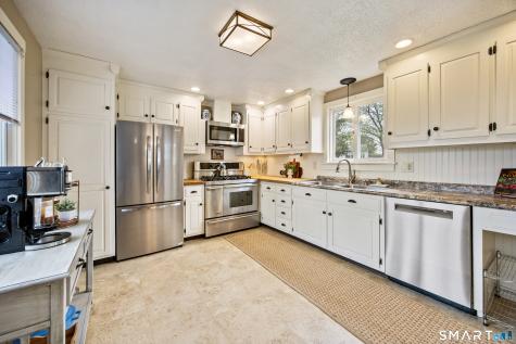 5 Livery Pool Road New Hartford CT 06057