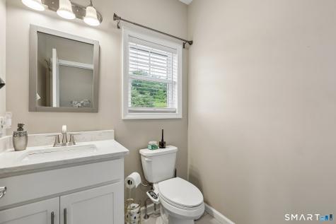 17 Sea View Terrace Waterford CT 06385