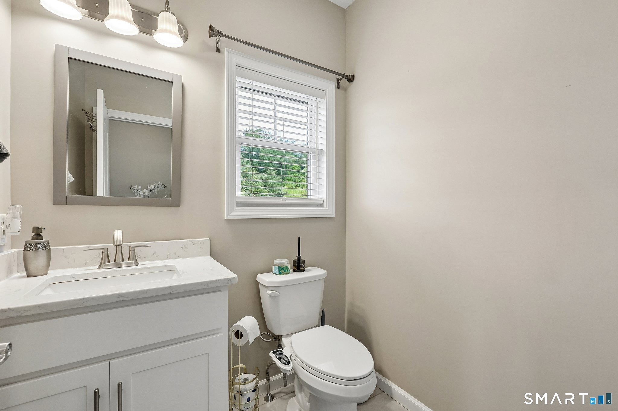 17 Sea View Terrace Waterford CT 06385
