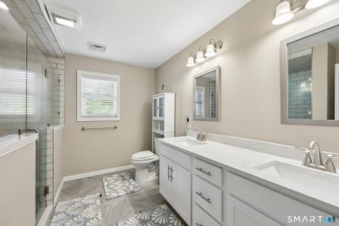 17 Sea View Terrace Waterford CT 06385