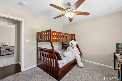 17 Sea View Terrace Waterford CT 06385