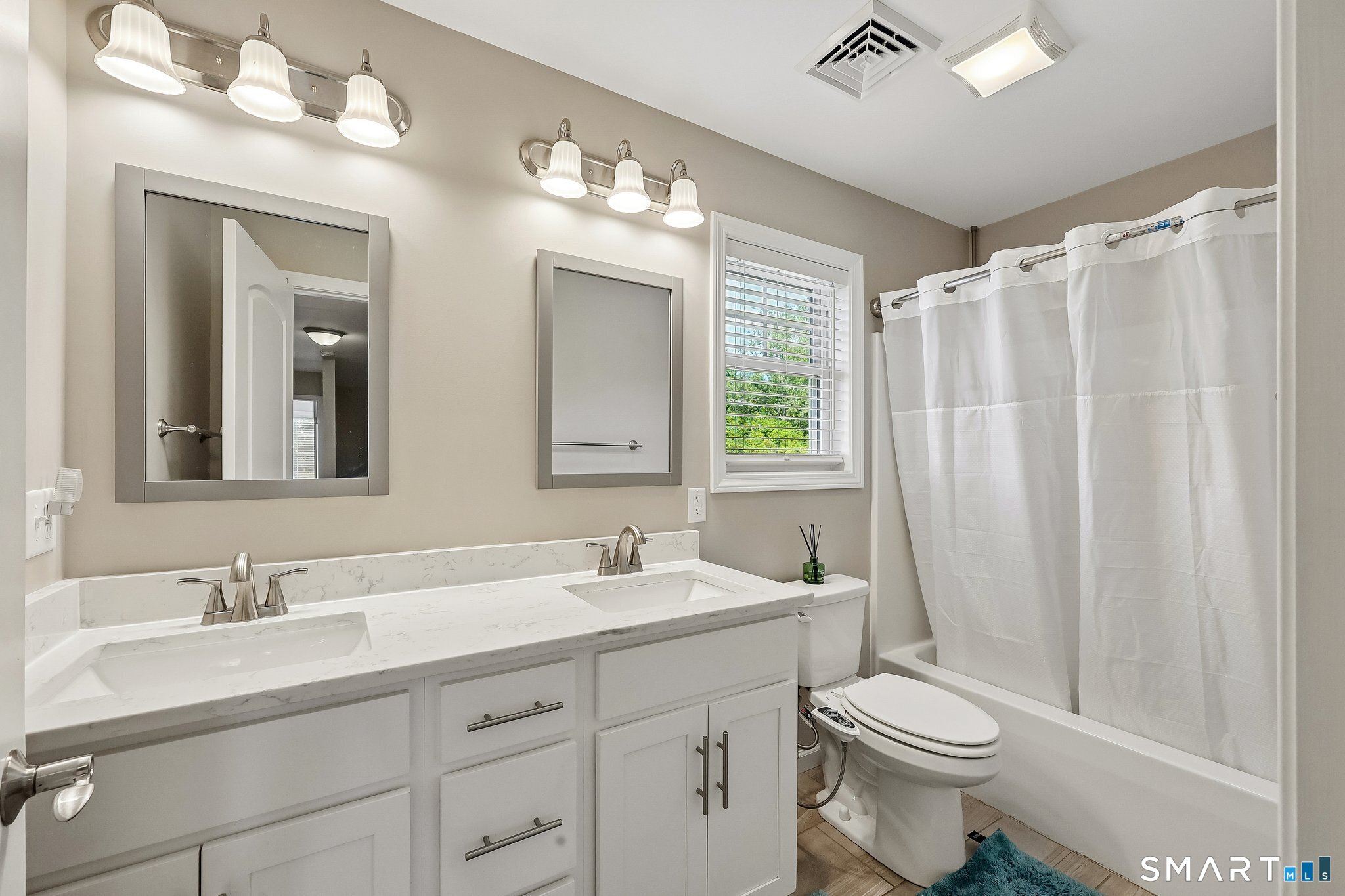 17 Sea View Terrace Waterford CT 06385