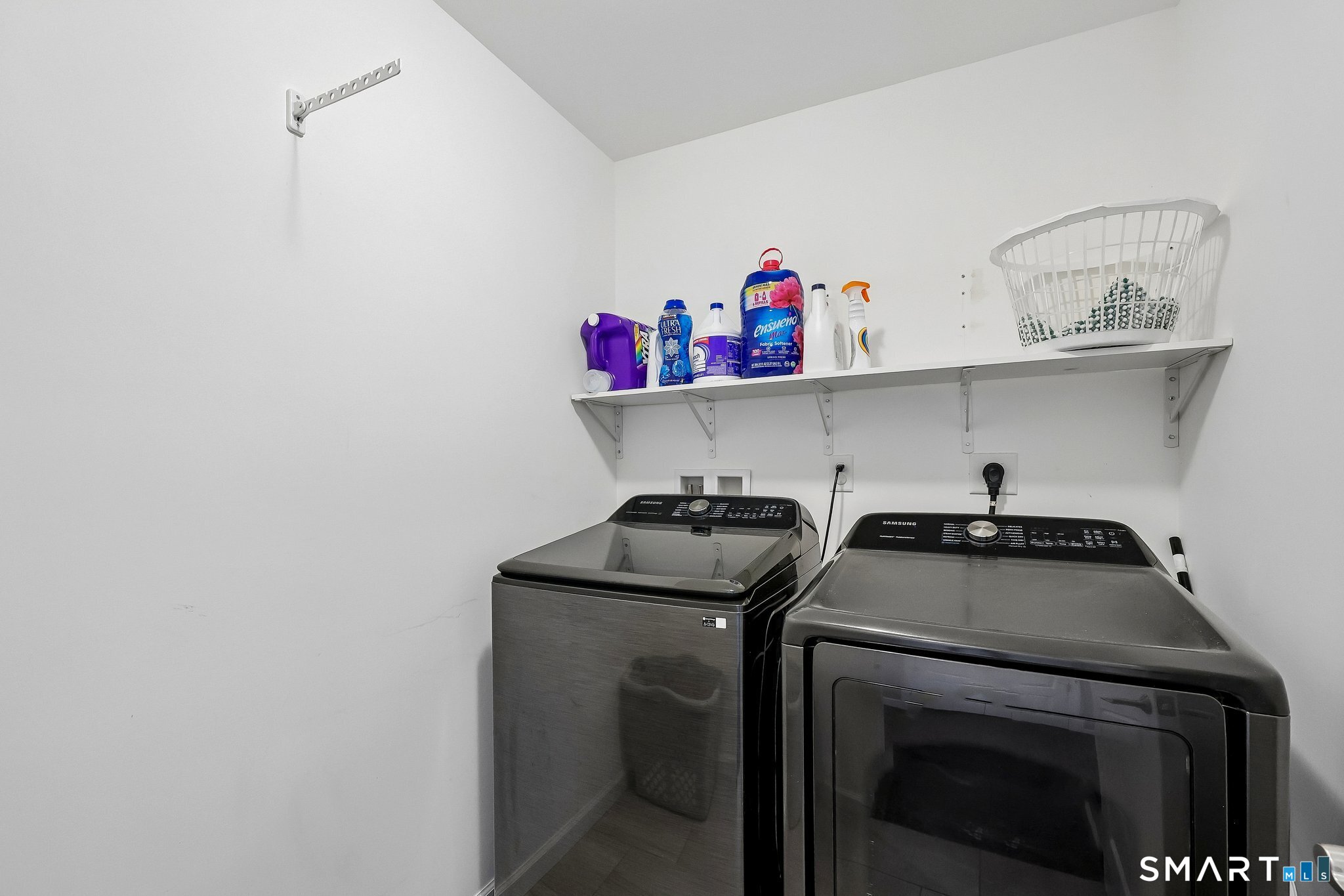 17 Sea View Terrace Waterford CT 06385