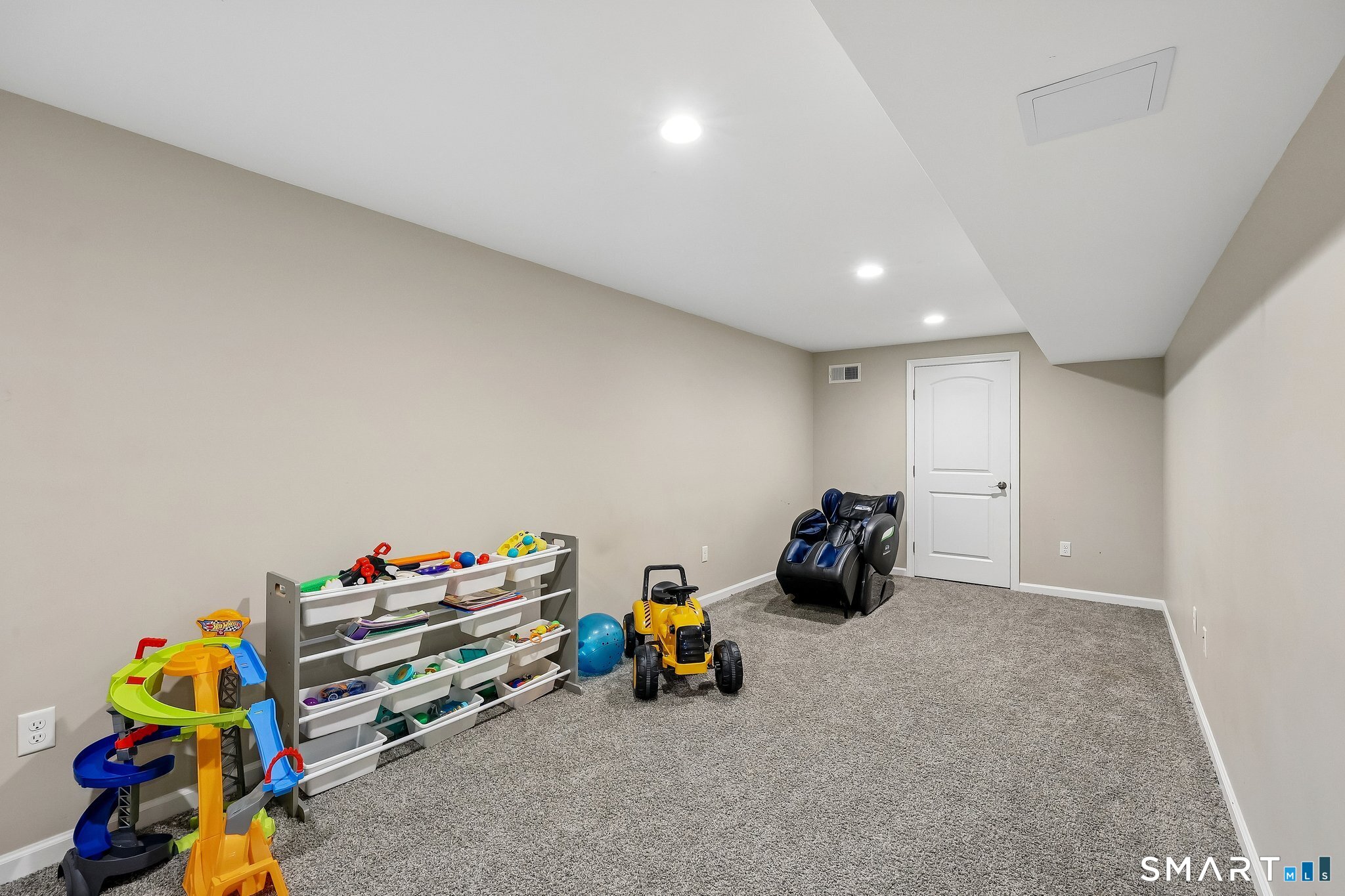 17 Sea View Terrace Waterford CT 06385