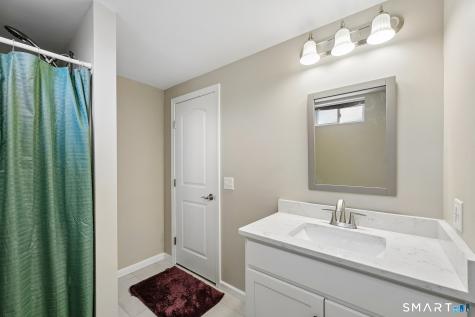17 Sea View Terrace Waterford CT 06385