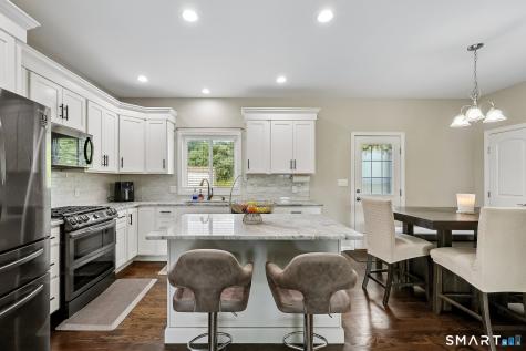 17 Sea View Terrace Waterford CT 06385