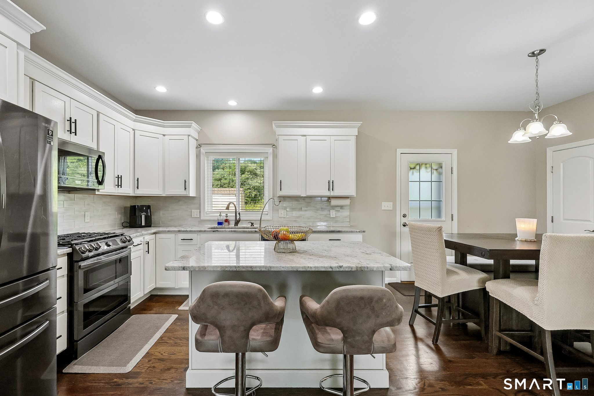 17 Sea View Terrace Waterford CT 06385