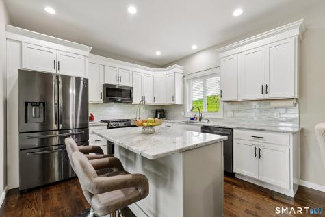 17 Sea View Terrace Waterford CT 06385
