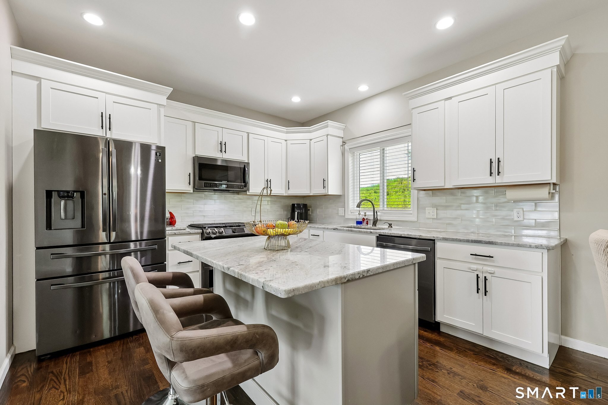 17 Sea View Terrace Waterford CT 06385