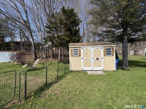 8 Erin Drive Plainfield CT 06374