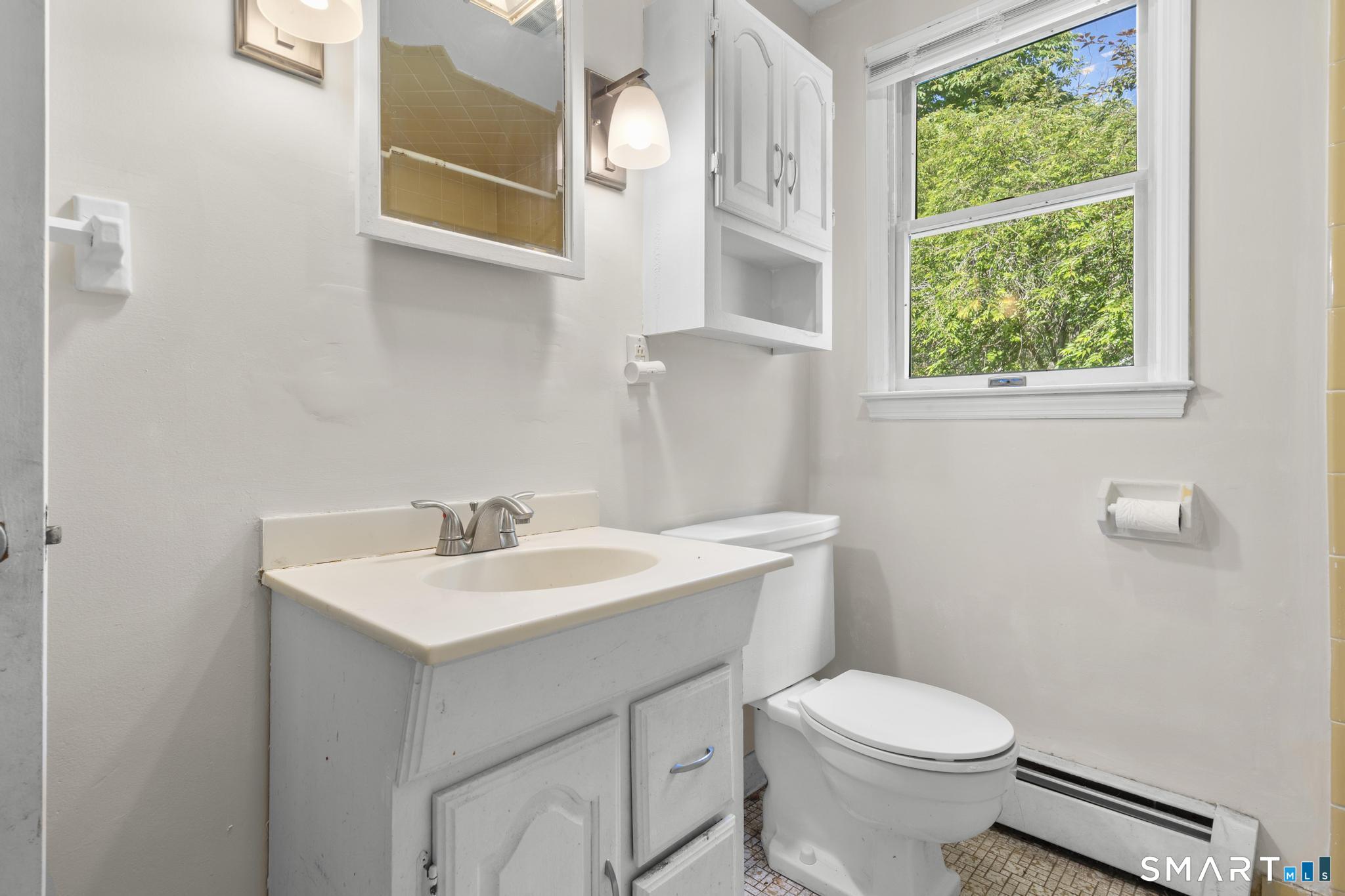 27 Allen Street Enfield CT 06082