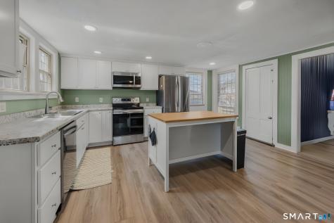 12 Crouch Street New London CT 06320