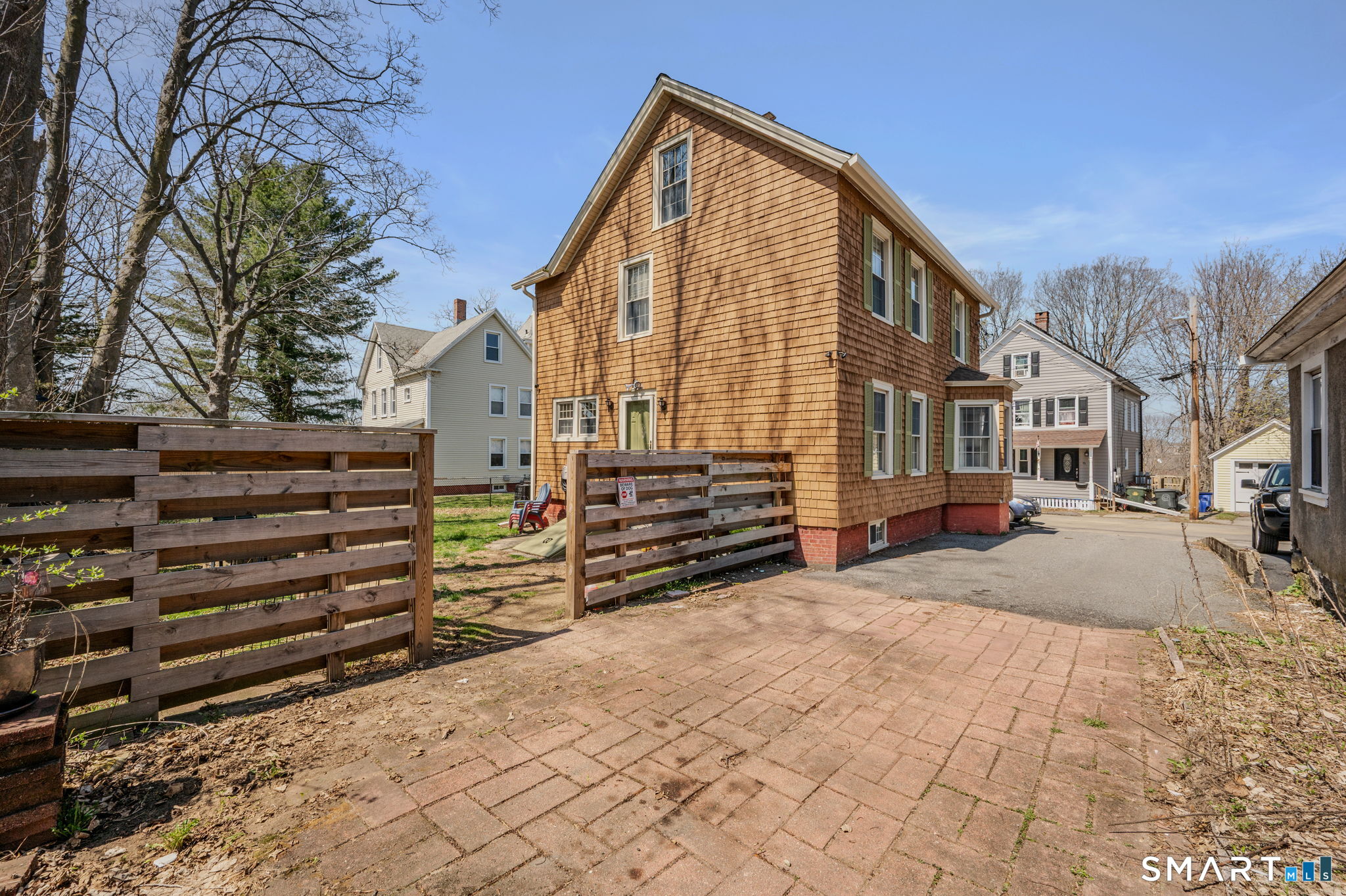 12 Crouch Street New London CT 06320