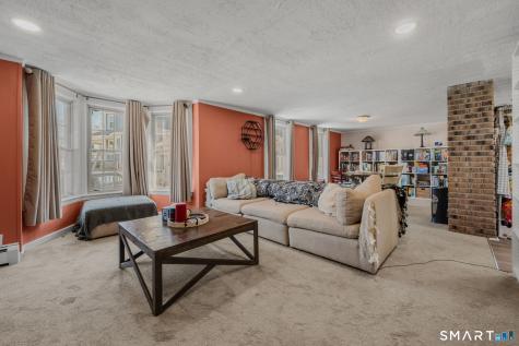 12 Crouch Street New London CT 06320
